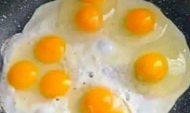 How many eggs are in the pan